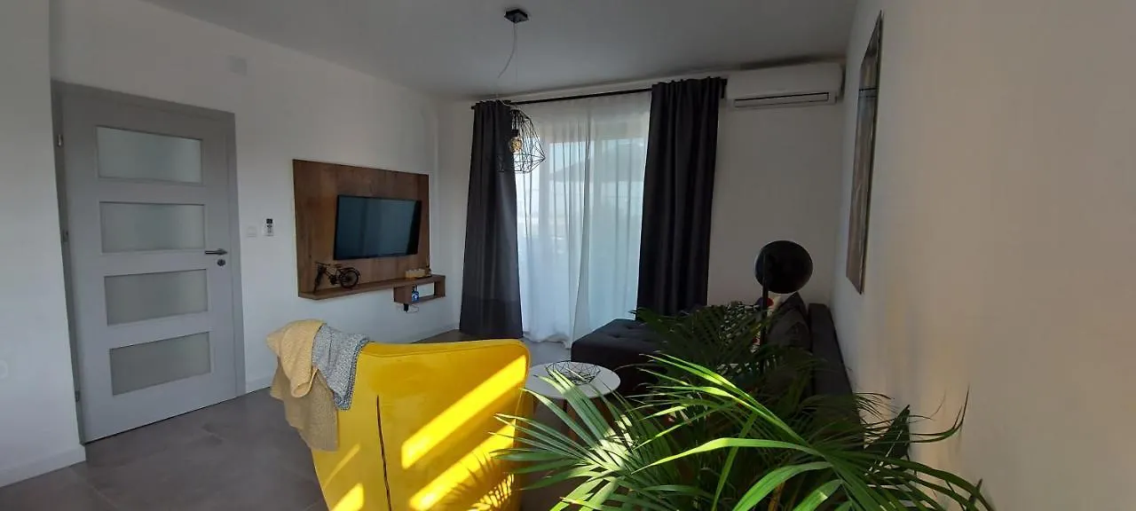 Apartment Holiday Home Velebit Nin