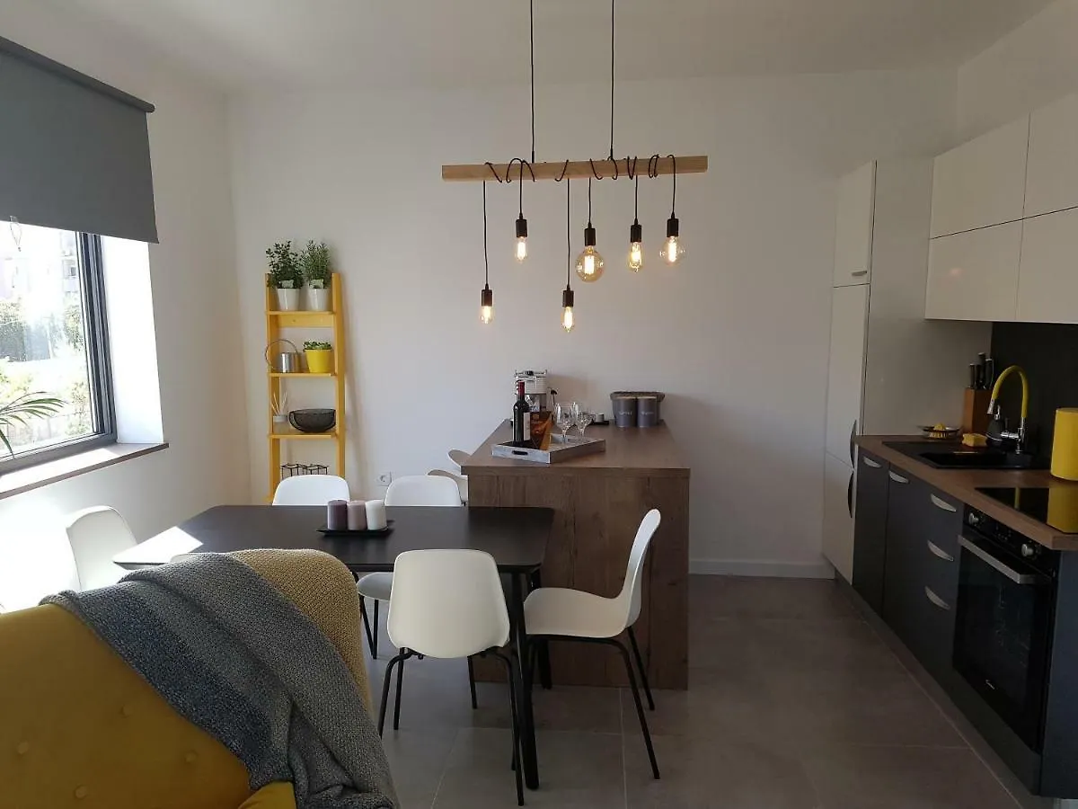 Apartment Holiday Home Velebit Nin